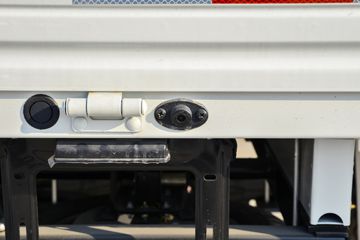 ���� ����M2 ������ 1.6L 122���� ���� 3.7�׵�������΢��(BJ1032V5JV5-11)ͼƬ