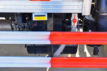 ��� ��VH �����ݵ� 190���� 4X2 5.2����س�(CA5140XLCP40K62L4E6A85)ͼƬ