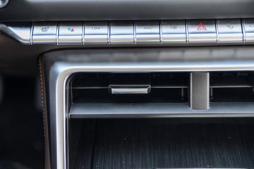 ���� ����9 2023�� ������ 2.0T���� 163���� �Զ����� ����˫��Ƥ��ͼƬ