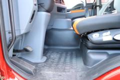 陕汽商用车 德御Q300 300马力 4X2 车厢可卸式载货车(SX5186ZKXMP6721)