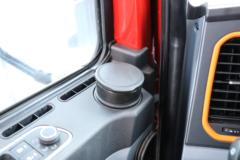 陕汽商用车 德御Q300 300马力 4X2 车厢可卸式载货车(SX5186ZKXMP6721)