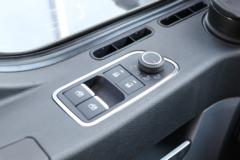 陕汽商用车 德御Q300 300马力 4X2 车厢可卸式载货车(SX5186ZKXMP6721)