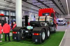 陕汽商用车 德御Q300 520马力 6X4 LNG牵引车