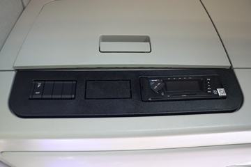 �������ó� ����Q300 520���� 6X4 LNGǣ����ͼƬ