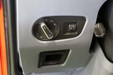 �������ó� ����Q300 520���� 6X4 LNGǣ����ͼƬ