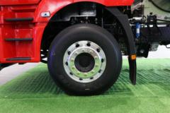 陕汽商用车 德御Q300 520马力 6X4 LNG牵引车