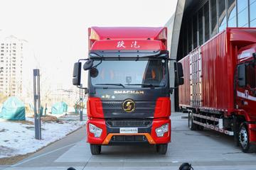陕汽商用车 德御Q300 300马力 4X2 6.9米AMT自动档翼开启厢式载货车(SX5186XYKMP6621)