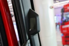 陕汽商用车 德御Q300 280马力 4X2 9.8米LNG自动档厢式载货车(SX5189XXYLB721TLQ1)