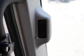 �������ó� �Ӱ�S700 12.5L���� 600���� 6X4 Ӯ��12�� AMT�Զ��� ǣ����ͼƬ