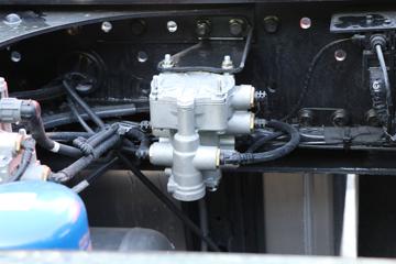 �������ó� �Ӱ�S700 12.5L���� 600���� 6X4 Ӯ��12�� AMT�Զ��� ǣ����ͼƬ