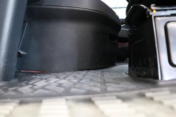 �������ó� �Ӱ�S700 580���� 6X4 LNG�Զ���ǣ����(Һ��)ͼƬ