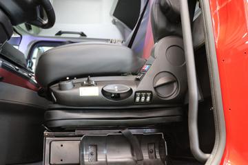 �������ó� �Ӱ�S700 580���� 6X4 LNG�Զ���ǣ����(Һ��)ͼƬ