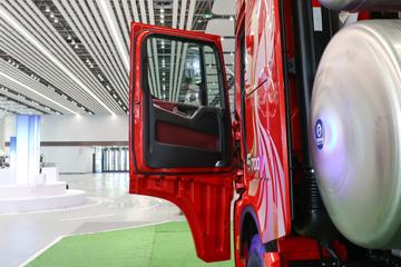 �������ó� �Ӱ�S700 580���� 6X4 LNG�Զ���ǣ����(Һ��)ͼƬ