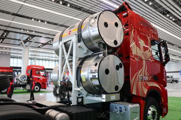 �������ó� �Ӱ�S700 580���� 6X4 LNG�Զ���ǣ����(Һ��)ͼƬ