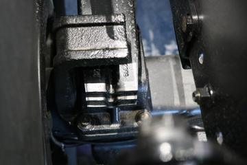 �������ó� �Ӱ�S700 580���� 6X4 LNG�Զ���ǣ����(Һ��)ͼƬ