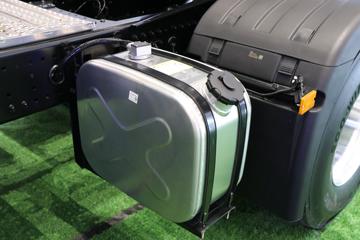 �������ó� �Ӱ�S700 580���� 6X4 LNG�Զ���ǣ����(Һ��)ͼƬ