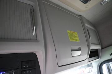 �������ó� �Ӱ�S700 580���� 6X4 CNG�Զ���ǣ����ͼƬ