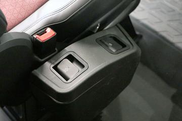 �������ó� �Ӱ�S700 580���� 6X4 CNG�Զ���ǣ����ͼƬ