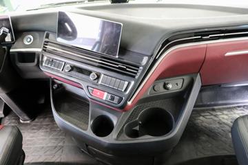 �������ó� �Ӱ�S700 580���� 6X4 CNG�Զ���ǣ����ͼƬ