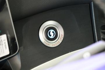 �������ó� �Ӱ�S700 580���� 6X4 CNG�Զ���ǣ����ͼƬ