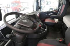陕汽商用车 延安S700 580马力 6X4 CNG自动档牵引车