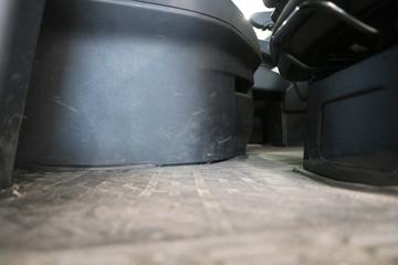 �������ó� �Ӱ�S700 580���� 6X4 CNG�Զ���ǣ����ͼƬ