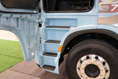 陕汽商用车 延安S700 580马力 6X4 CNG自动档牵引车