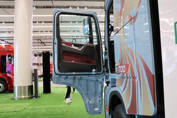 �������ó� �Ӱ�S700 580���� 6X4 CNG�Զ���ǣ����ͼƬ