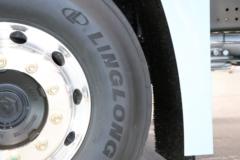 陕汽商用车 延安S700 580马力 6X4 CNG自动档牵引车