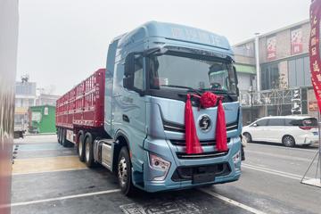 陕汽重卡 德龙X6000 旗舰版 800马力 6X4 AMT自动档牵引车(SX4259GE4Q4)