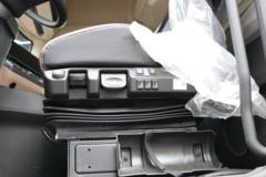 陕汽重卡 德龙X6000 旗舰版 800马力 6X4 AMT自动档牵引车(SX4259GE4Q4)