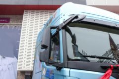陕汽重卡 德龙X6000 旗舰版 590马力 6X4 LNG自动档牵引车(液缓)(SX4259GE4TLQ4)