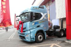 陕汽重卡 德龙X6000 旗舰版 590马力 6X4 LNG自动档牵引车(液缓)(SX4259GE4TLQ4)