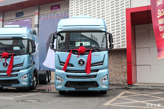 ��������X6000 ݼӢ�� 14.6L LNG 630���� 6X4 ��ʿ��16�� AMT�Զ��� ǣ����