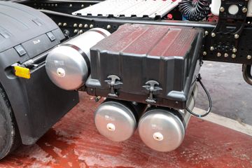 �����ؿ� ����X6000 �콢�� 590���� 6X4 LNG�Զ���ǣ����(Һ��)(SX4259GE4TLQ4)ͼƬ