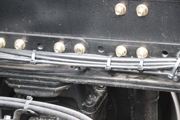 �����ؿ� ����X6000 �콢�� 590���� 6X4 LNG�Զ���ǣ����(Һ��)(SX4259GE4TLQ4)ͼƬ