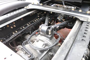 �����ؿ� ����X6000 �콢�� 590���� 6X4 LNG�Զ���ǣ����(Һ��)(SX4259GE4TLQ4)ͼƬ