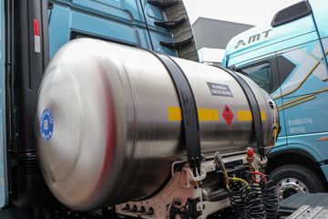 �����ؿ� ����X6000 �콢�� 590���� 6X4 LNG�Զ���ǣ����(Һ��)(SX4259GE4TLQ4)ͼƬ