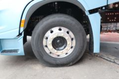 陕汽重卡 德龙X6000 旗舰版 590马力 6X4 LNG自动档牵引车(液缓)(SX4259GE4TLQ4)