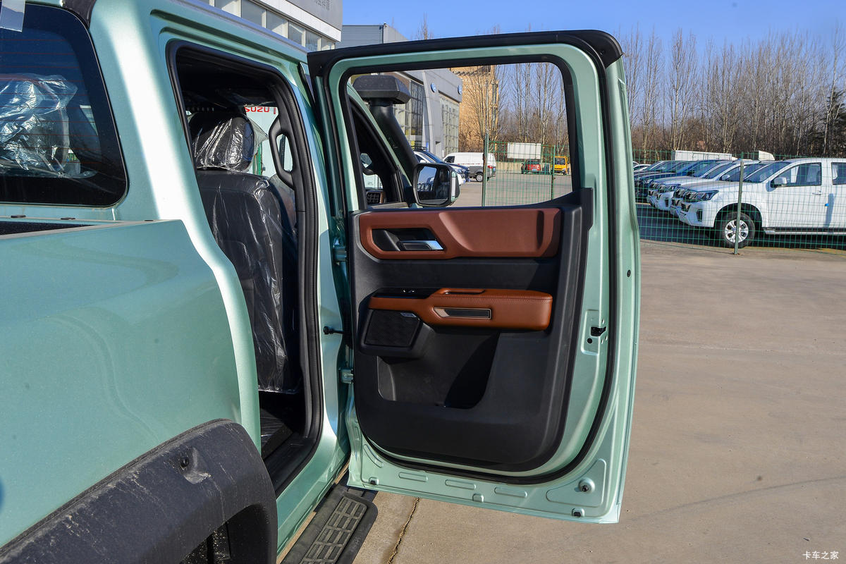 ���� ��� �ɽ� ������ 2.3T���� 177���� �Զ����� ����˫��Ƥ����ʻ��                                               