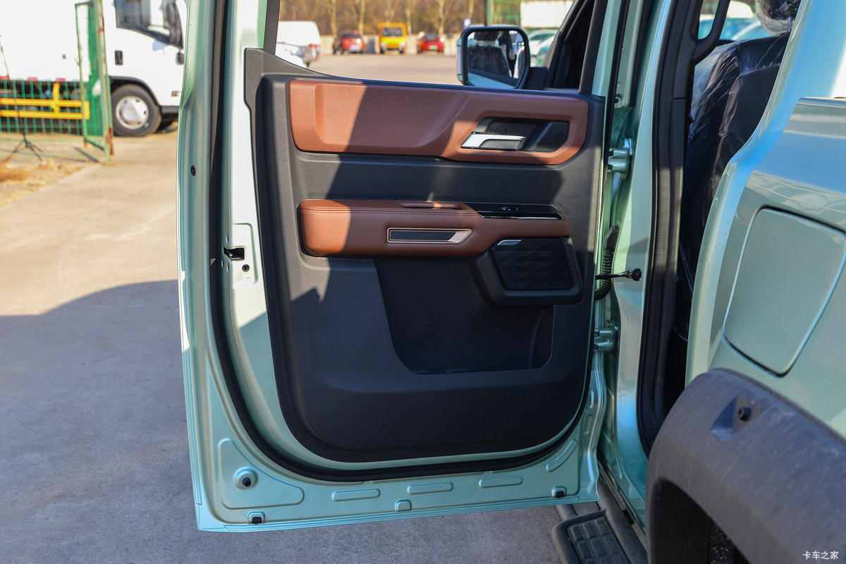 ���� ��� �ɽ� ������ 2.3T���� 177���� �Զ����� ����˫��Ƥ����ʻ��                                               