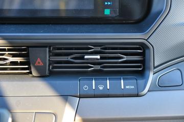 �������� ��ȫ˳ 2023�� 143���� 2.0T���� 6�� �Զ� �����ж��๦�ܳ�ͼƬ