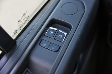 �������� ��ȫ˳ 2023�� 143���� 2.0T���� 6�� �Զ� �����ж��๦�ܳ�ͼƬ