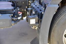 解放J6L&nbsp;载货车底盘                                                图片