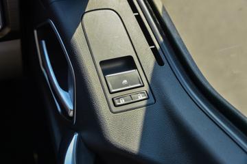 �й����� �ǵ¿�SITRAK G7H�ؿ� 610���� 6X4 AMT�Զ���ǣ����(Һ��)ͼƬ