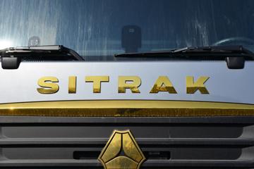 �й����� �ǵ¿�SITRAK G7S�ؿ� �ݻ��� 570���� 6X4 AMT�Զ���ǣ����(Һ��)ͼƬ