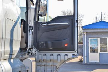 �й����� �ǵ¿�SITRAK G7S�ؿ� �ݻ��� 570���� 6X4 AMT�Զ���ǣ����(Һ��)ͼƬ