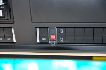 �й����� �ǵ¿�SITRAK G7S�ؿ� �ݻ��� 570���� 6X4 AMT�Զ���ǣ����(Һ��)ͼƬ