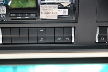 �й����� �ǵ¿�SITRAK G7S�ؿ� �ݻ��� 570���� 6X4 AMT�Զ���ǣ����(Һ��)ͼƬ