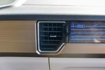 �й����� �ǵ¿�SITRAK G7S�ؿ� �ݻ��� 570���� 6X4 AMT�Զ���ǣ����(Һ��)ͼƬ